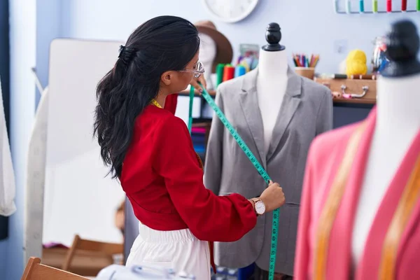 Young Chinese Woman Tailor Measuring Jacket Atelier — Stock Photo, Image