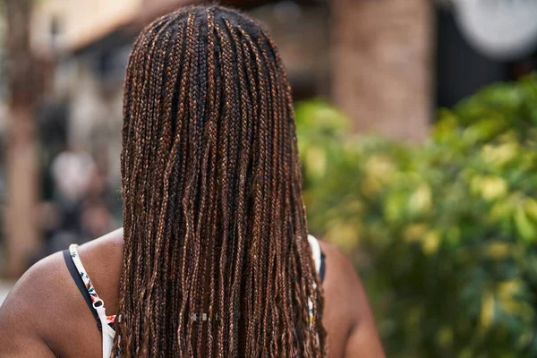 Femme Afro Américaine Debout Sur Vue Derrière Rue — Photo