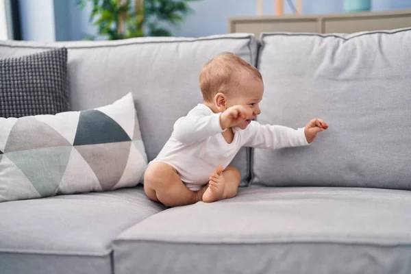 Adorable Toddler Smiling Confident Sitting Sofa Home — Stock Photo, Image