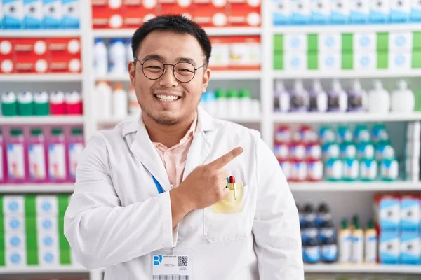Chinese Young Man Working Pharmacy Drugstore Cheerful Smile Face Pointing — Stock Photo, Image