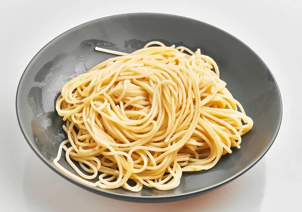 Delicious Plate Italian Spaghetti Pasta Isolated White Background — Stock Photo, Image
