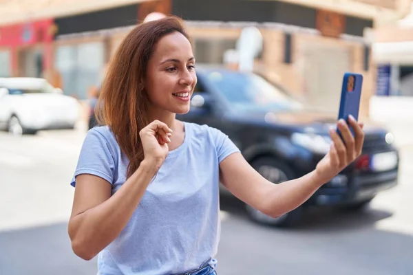 Young Woman Smiling Confident Making Selfie Smartphone Street — ストック写真