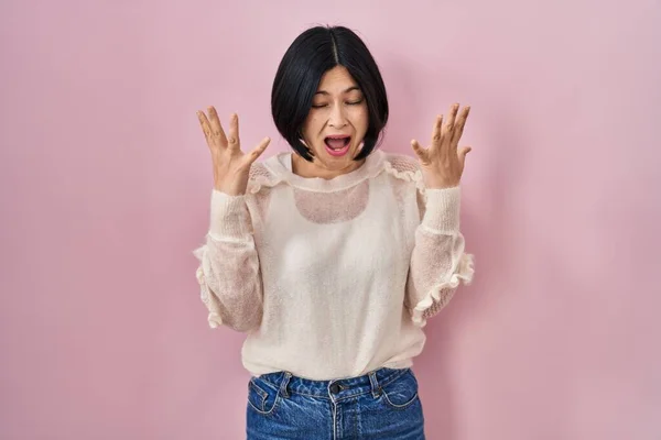 Young Asian Woman Standing Pink Background Celebrating Mad Crazy Success — Stockfoto