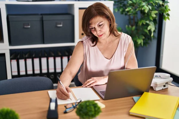 Middle Age Woman Business Worker Using Laptop Writing Notebook Office — Stock Photo, Image