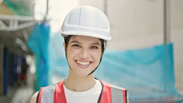 Young Beautiful Hispanic Woman Builder Smiling Confident Standing Street — Stock Photo, Image