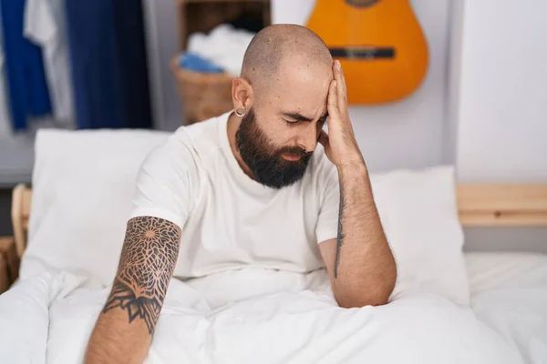 Young Bald Man Stressed Sitting Bed Bedroom — Stock Photo, Image