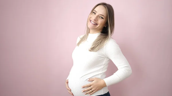 Genç Hamile Kadın Gülümsüyor Kendine Güvenen Göbeğine Dokunan — Stok fotoğraf