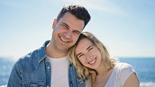Man Woman Couple Smiling Confident Standing Together Seaside — ストック写真