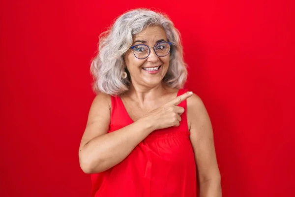 Middle Age Woman Grey Hair Standing Red Background Cheerful Smile — Stock Photo, Image