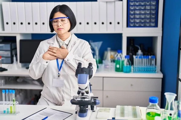 Young Asian Woman Working Scientist Laboratory Smiling Hands Chest Closed — Stock Photo, Image