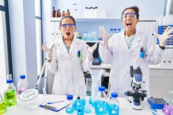 Young Mother Daughter Scientist Laboratory Crazy Mad Shouting Yelling Aggressive — Stock Photo, Image