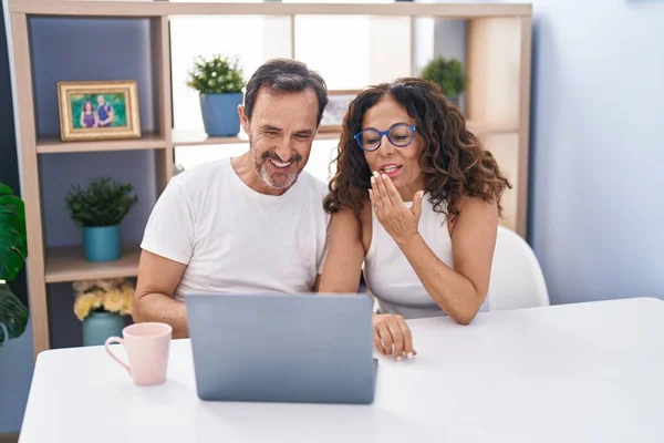 Man Woman Couple Smiling Confident Having Video Call Home — ストック写真