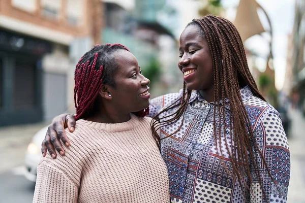African American Women Friends Smiling Confident Hugging Each Other Street — ストック写真