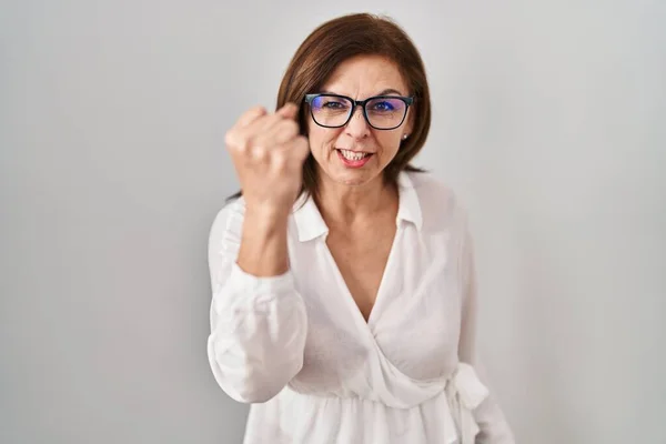 Orta Yaşlı Latin Bir Kadın Öfkeli Öfkeli Bir Şekilde Arka — Stok fotoğraf