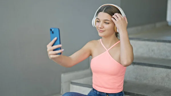 Young Beautiful Girl Smiling Confident Having Video Call School — Stock Photo, Image