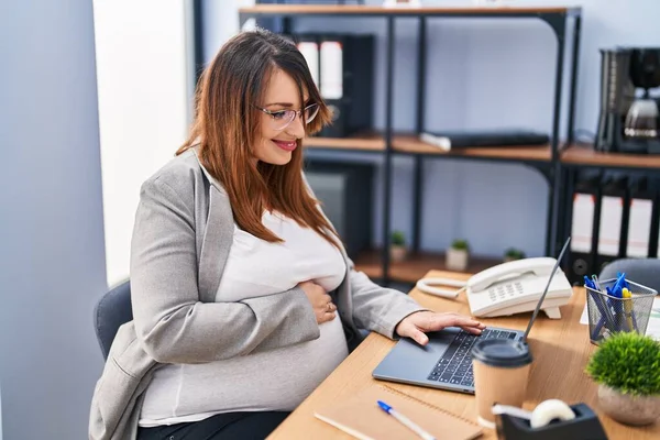 Young Pregnant Woman Business Worker Using Laptop Touching Belly Office — Stock fotografie