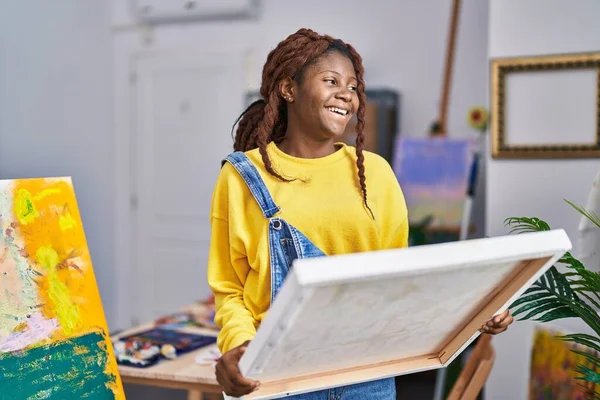 African American Woman Artist Smiling Confident Looking Draw Art Studio — 图库照片