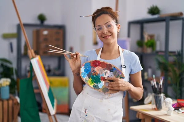 Young Woman Artist Holding Paintbrushes Palette Art Studio — Stok fotoğraf