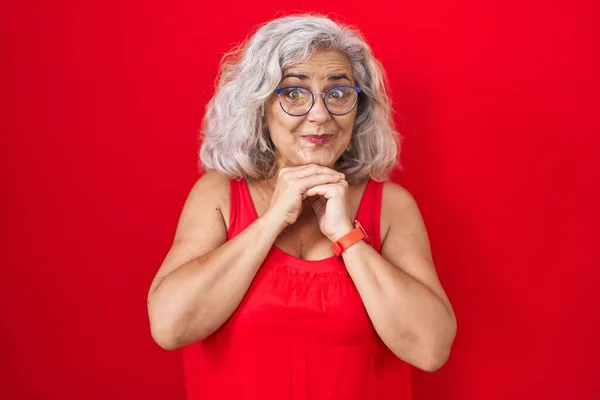 Middle Age Woman Grey Hair Standing Red Background Laughing Nervous — Stock Photo, Image