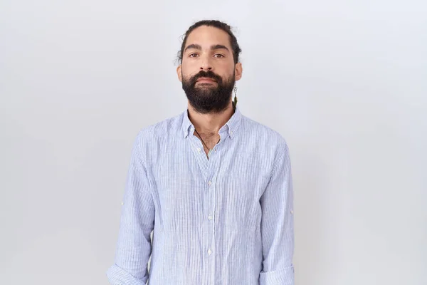 Hombre Hispano Con Barba Llevando Camisa Casual Relajado Con Expresión —  Fotos de Stock
