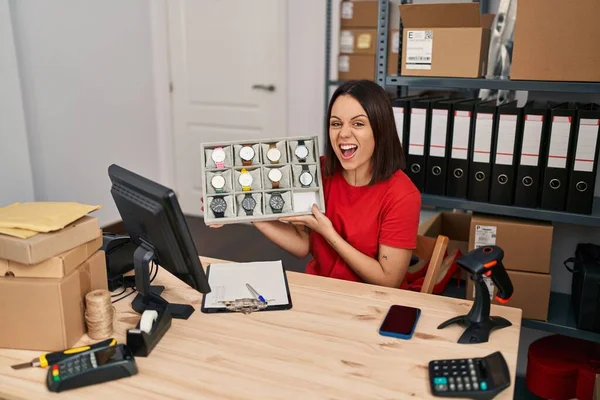 Mujer Hispana Joven Que Trabaja Comercio Electrónico Pequeñas Empresas Vendiendo —  Fotos de Stock