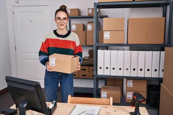 Young Woman Ecommerce Business Worker Holding Package Office — Foto Stock
