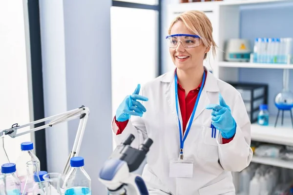 Young Blonde Woman Scientist Smiling Confident Speaking Laboratory — Stock Photo, Image