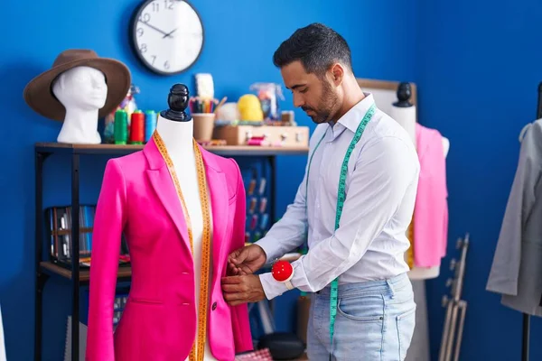 Young Hispanic Man Tailor Measuring Jacket Sewing Studio — 图库照片