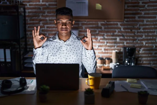 Young Hispanic Man Working Office Night Relax Smiling Eyes Closed — Stock Photo, Image