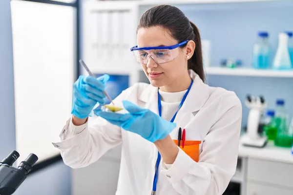 Young Beautiful Hispanic Woman Scientist Holding Sample Apple Laboratory — Stock Photo, Image