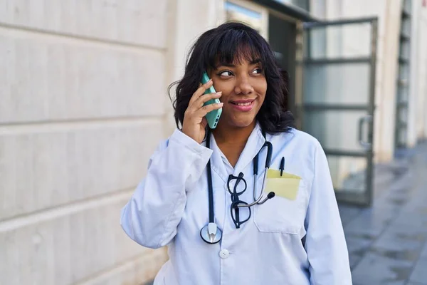 Young Beautiful Latin Woman Doctor Smiling Confident Talking Smartphone Hospital — Photo