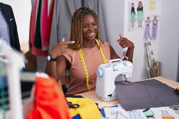 African American Woman Tailor Smiling Confident Sitting Table Tailor Shop — Stock Photo, Image