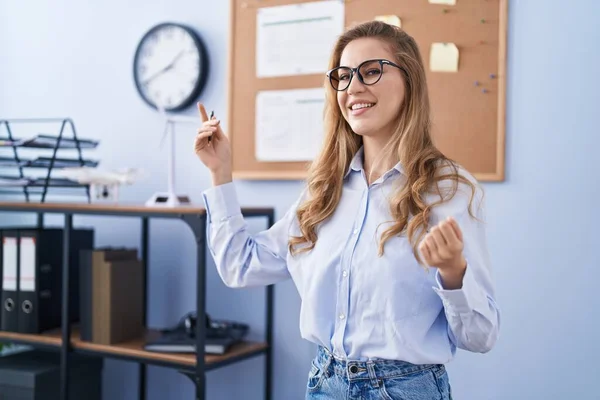 Young Blonde Woman Business Worker Speaking Office — Stockfoto