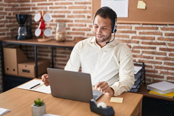 Young Man Call Center Agent Having Video Call Office — Stock Photo, Image