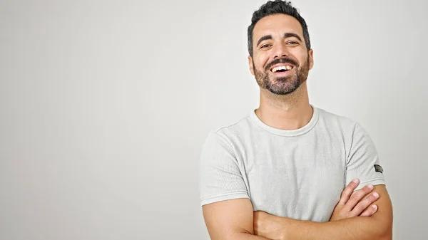 Mladý Hispánec Muž Usměvavý Sebevědomě Stojící Rukama Zkříženýma Gesto Přes — Stock fotografie