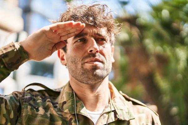 Young Man Army Soldier Doing Militar Salute Park — Stok fotoğraf