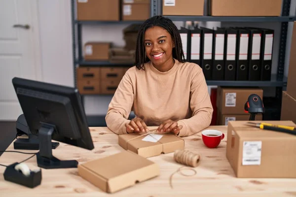 African American Woman Ecommerce Business Worker Preparing Package Office — Photo