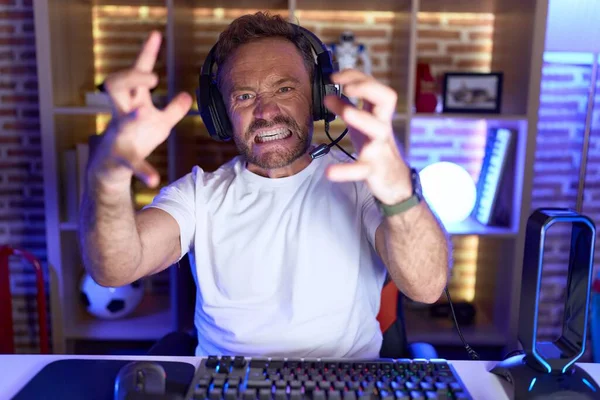 Middle Age Man Beard Playing Video Games Wearing Headphones Shouting — Stock Photo, Image