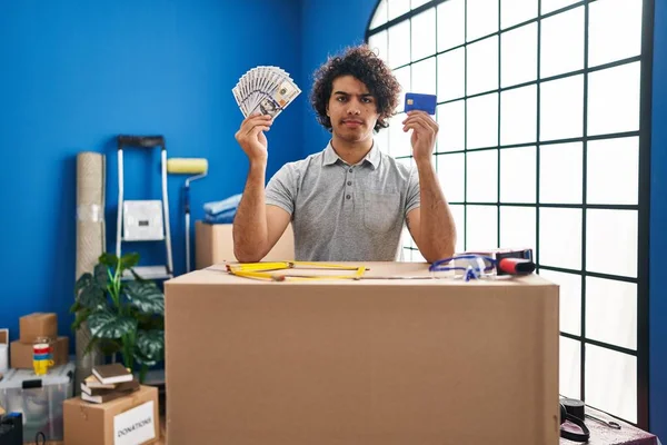 Hispanic Man Curly Hair Moving New Home Holding Money Credit — Stock Photo, Image