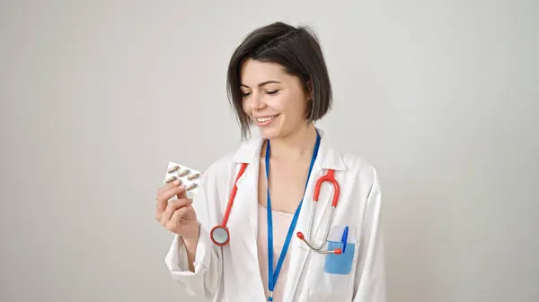 Young Caucasian Woman Doctor Holding Pills Isolated White Background — Stock Photo, Image