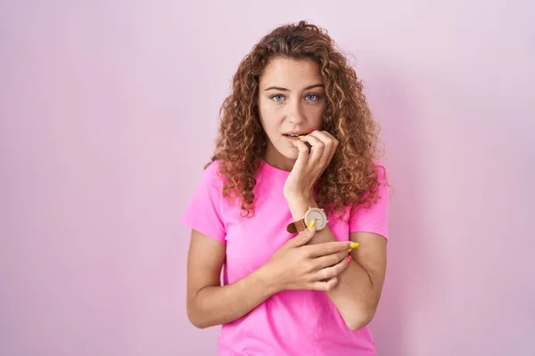 Young Caucasian Woman Standing Pink Background Looking Stressed Nervous Hands — Fotografia de Stock