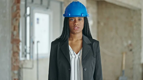 African American Woman Architect Standing Relaxed Expression Construction Site — Stock Photo, Image