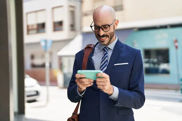 Young Hispanic Man Executive Smiling Confident Using Smartphone Street — Fotografia de Stock