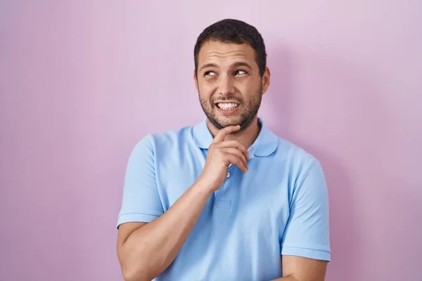 Hispanic Man Standing Pink Background Thinking Worried Question Concerned Nervous — Stock Photo, Image