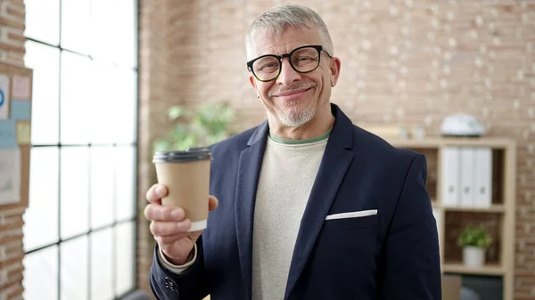 Middle Age Grey Haired Man Business Worker Smiling Confident Drinking — ストック写真