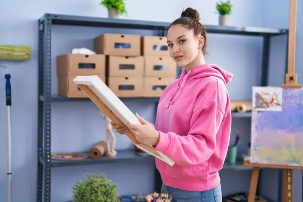Young Woman Artist Smiling Confident Looking Draw Art Studio — Stockfoto