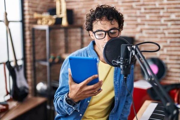Young Hispanic Man Artist Singing Song Music Studio — Stockfoto