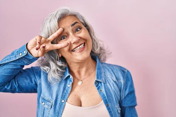 Middle Age Woman Grey Hair Standing Pink Background Doing Peace — Stockfoto