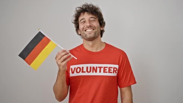 Jovem Ativista Hispânico Segurando Bandeira Alemanha Sobre Fundo Branco Isolado — Vídeo de Stock