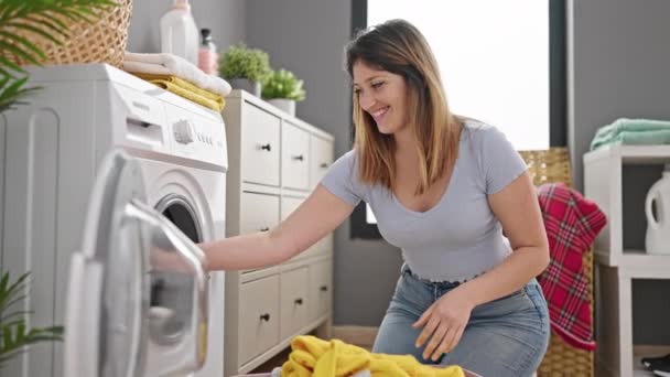 Young Blonde Woman Smiling Confident Washing Clothes Laundry Room — ストック動画